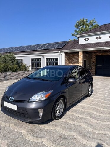 Toyota Prius-3