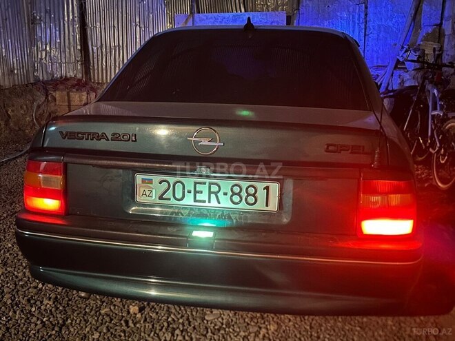 Opel Vectra 1994, 411,000 km - 2.0 l - Gəncə