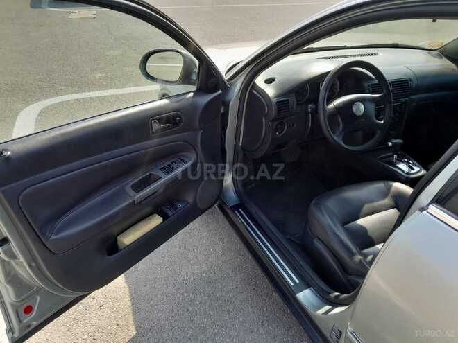 Volkswagen Passat 2004, 200,000 km - 1.8 l - Bakı