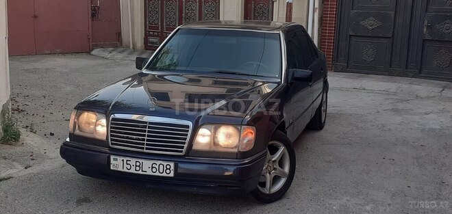 Mercedes E 200 1995, 359,683 km - 2.0 l - Bakı