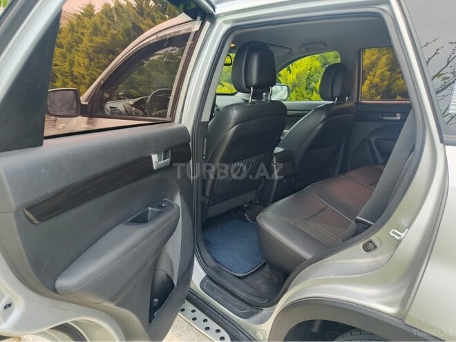 Kia Sorento-12