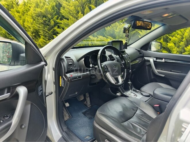 Kia Sorento-8