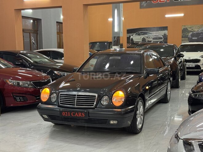 Mercedes E 240-5