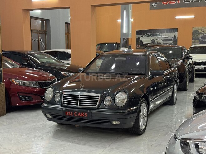 Mercedes E 240-4