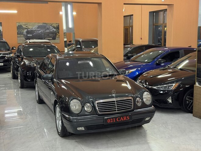 Mercedes E 240-2
