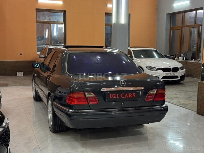 Mercedes E 240-10