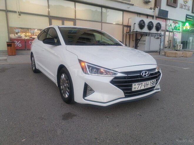 Hyundai Elantra 2018, 135,185 km - 2.0 л - Bakı