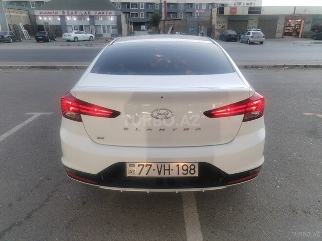Hyundai Elantra 2018, 135,185 km - 2.0 л - Bakı