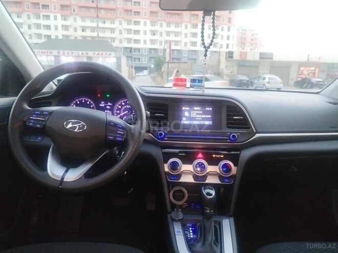 Hyundai Elantra 2018, 135,185 km - 2.0 л - Bakı