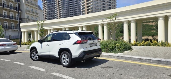Toyota RAV4-6