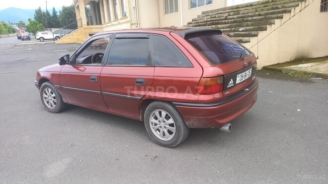 Opel Astra 1996, 305,000 km - 1.6 l - Zaqatala