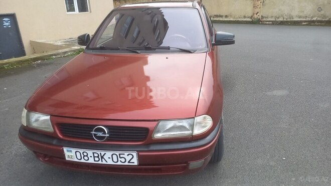 Opel Astra 1996, 305,000 km - 1.6 l - Zaqatala