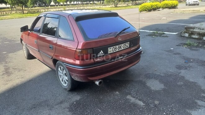 Opel Astra 1996, 305,000 km - 1.6 l - Zaqatala