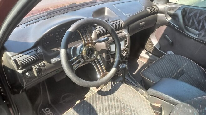 Opel Astra 1996, 305,000 km - 1.6 l - Zaqatala