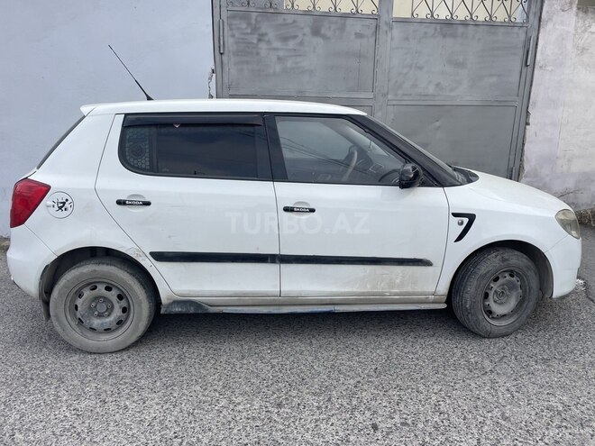 Skoda Fabia 2009, 220,000 km - 1.6 l - Bakı