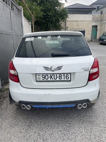 Skoda Fabia 2009, 220,000 km - 1.6 l - Bakı