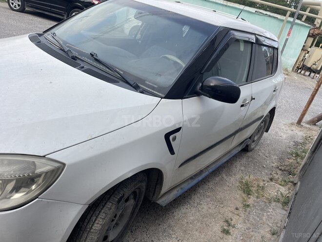 Skoda Fabia 2009, 220,000 km - 1.6 l - Bakı