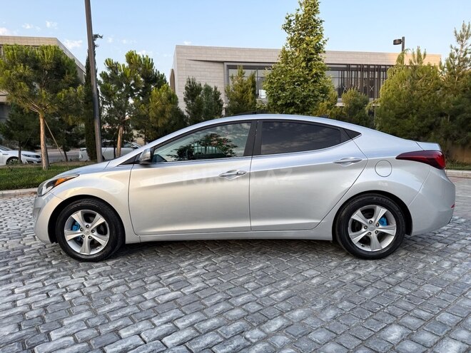 Hyundai Elantra 2015, 118,207 km - 1.8 l - Bakı