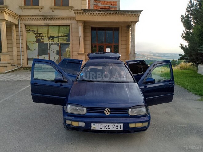 Volkswagen Golf 1994, 73,400 km - 2.0 л - Qəbələ