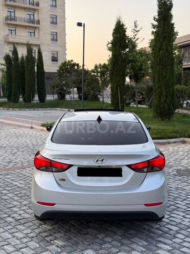 Hyundai Elantra 2015, 118,207 km - 1.8 l - Bakı