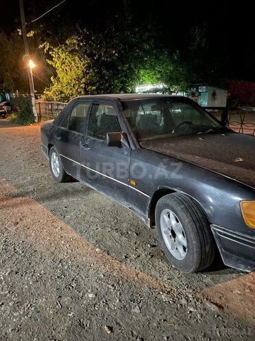 Mercedes E 250 1992, 190,000 km - 2.5 l - Ağdam