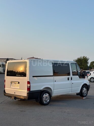 Ford Transit-4