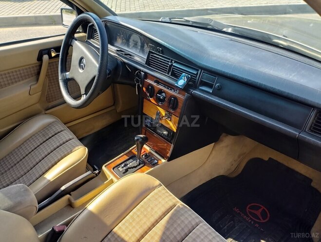 Mercedes 190 1992, 400,000 km - 2.0 l - Sumqayıt