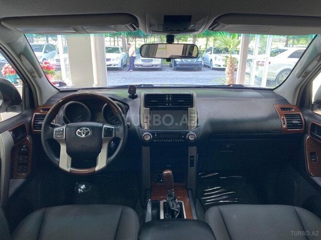 Toyota Land Cruiser Prado-9