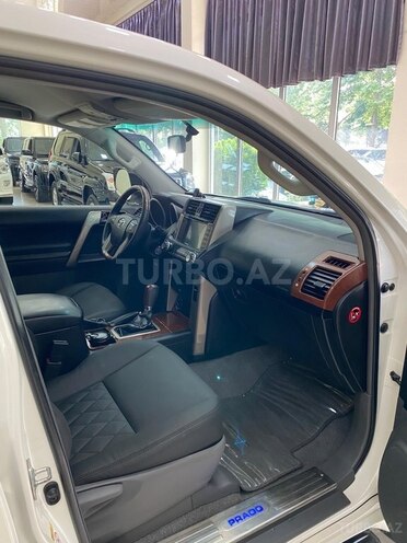 Toyota Land Cruiser Prado-14