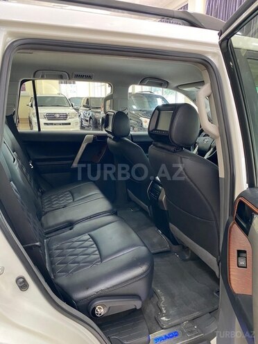 Toyota Land Cruiser Prado-15