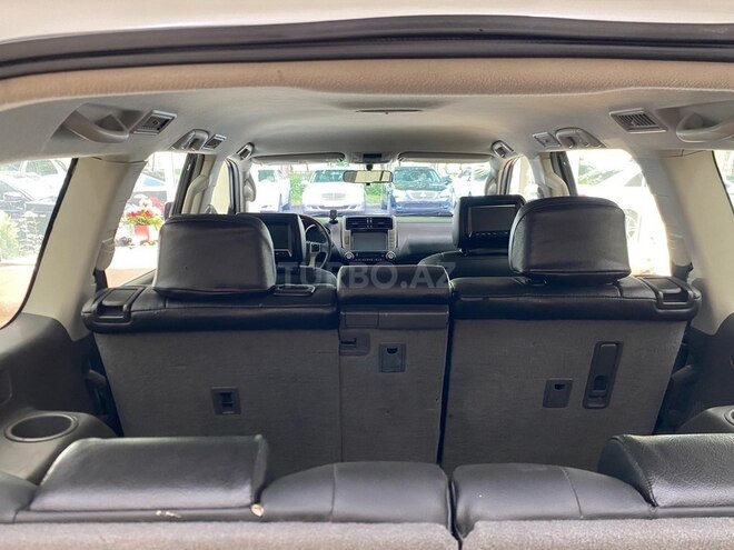 Toyota Land Cruiser Prado-19