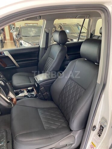 Toyota Land Cruiser Prado-26