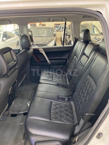 Toyota Land Cruiser Prado-10