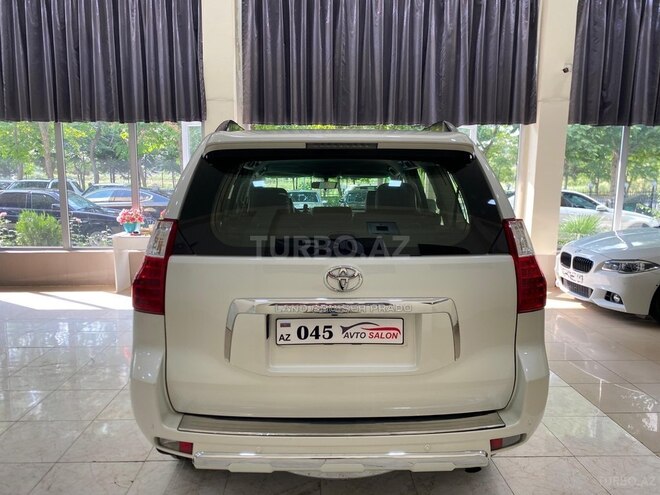 Toyota Land Cruiser Prado-21