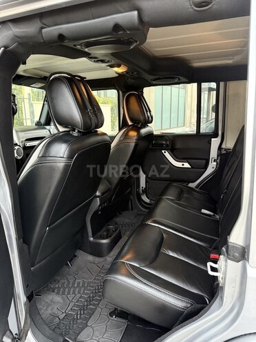 Jeep Wrangler-10
