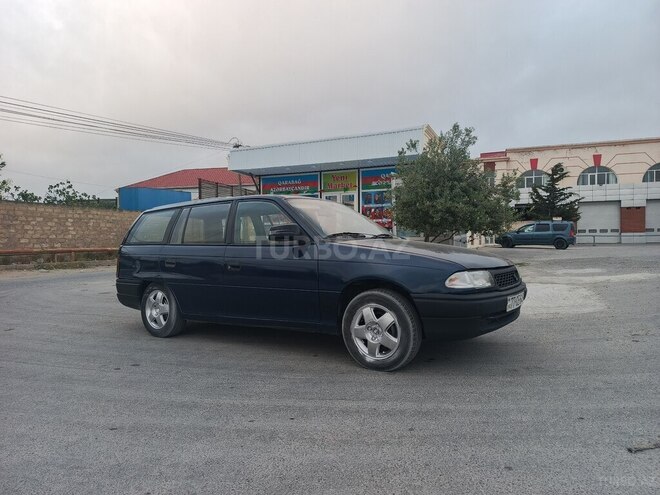 Opel Astra 1992, 350,000 km - 1.6 l - Bakı