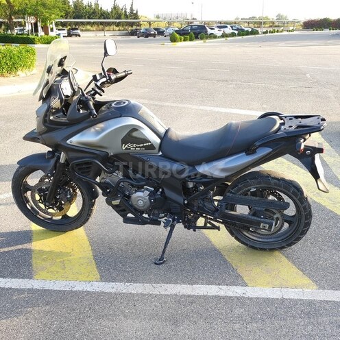 Suzuki V-Strom 650-6