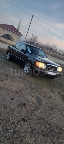 Mercedes E 200 1995, 700,000 km - 2.0 l - Qusar