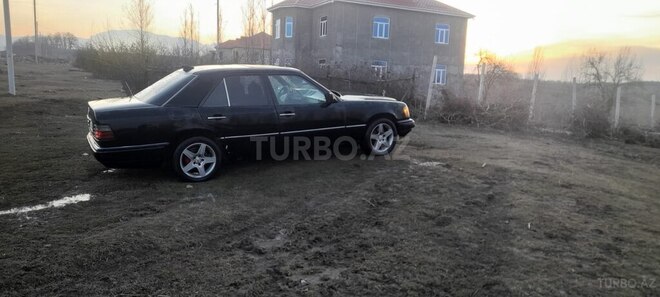 Mercedes E 200 1995, 700,000 km - 2.0 l - Qusar