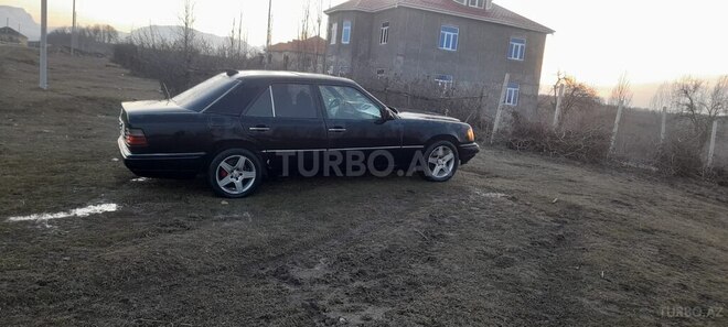 Mercedes E 200 1995, 700,000 km - 2.0 l - Qusar