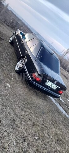 Mercedes E 200 1995, 700,000 km - 2.0 l - Qusar
