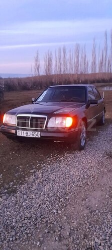 Mercedes E 200 1995, 700,000 km - 2.0 l - Qusar