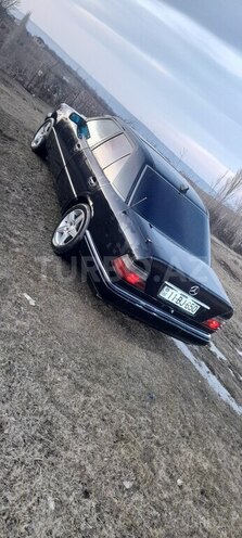 Mercedes E 200 1995, 700,000 km - 2.0 l - Qusar