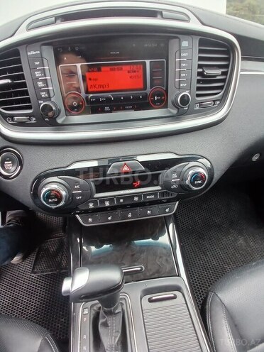 Kia Sorento-4