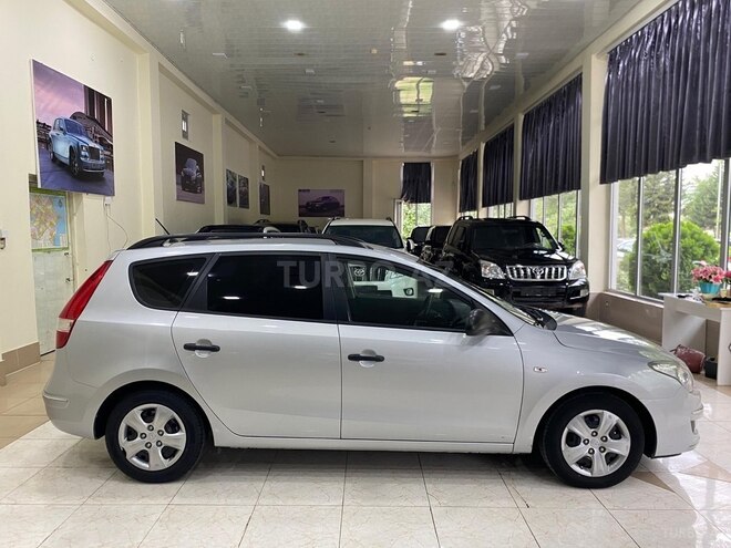 Hyundai i30 2010, 187,000 km - 1.4 л - Mingəçevir