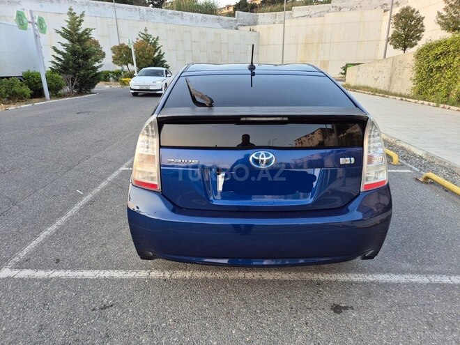 Toyota Prius-2
