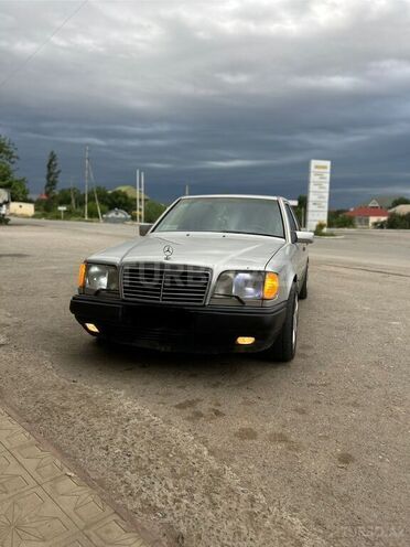 Mercedes E 220 1994, 340,000 km - 2.2 l - Şəmkir