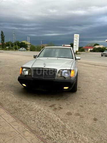 Mercedes E 220 1994, 340,000 km - 2.2 l - Şəmkir
