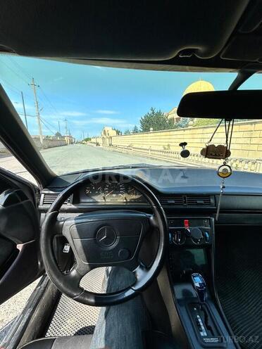 Mercedes E 220 1994, 340,000 km - 2.2 l - Şəmkir