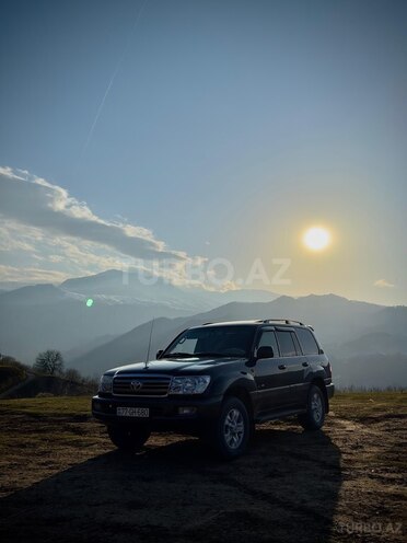 Toyota Land Cruiser 2006, 290,000 km - 4.7 л - Quba